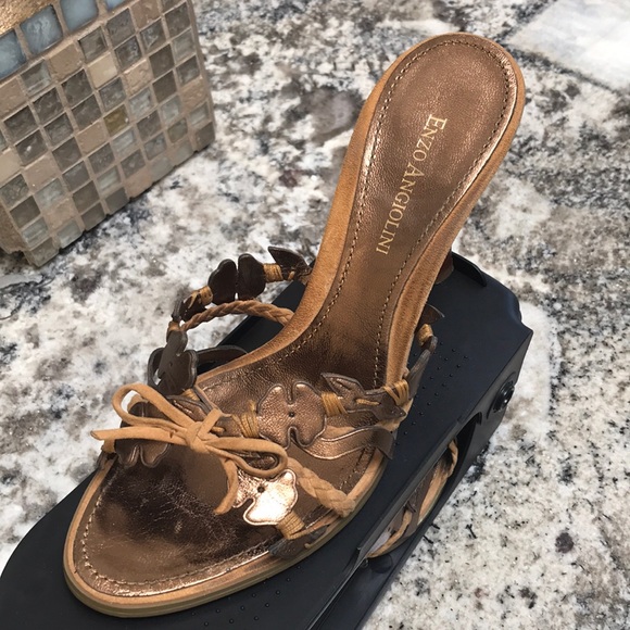 Brown & bronze heels 👠 - Picture 2 of 3